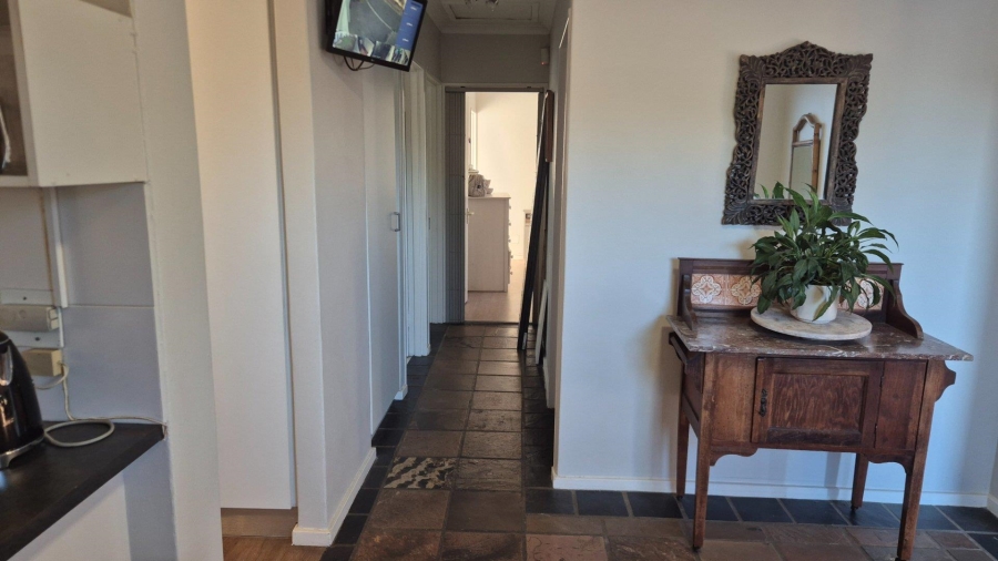 To Let 3 Bedroom Property for Rent in Loevenstein Western Cape